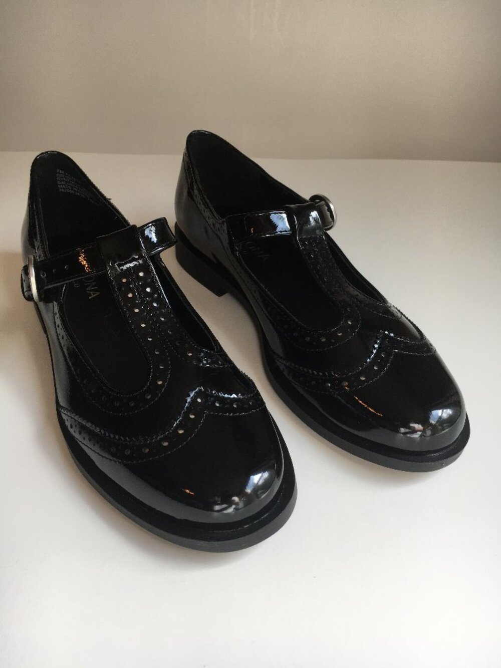 Black faux Patent Leather Mary Jane Shoes 7 T-Strap Dark Academia Preppy